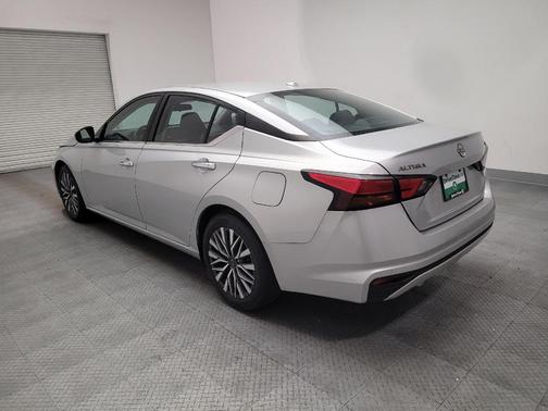 Brilliant Silver Metallic 2023 Nissan Altima 2.5 SV