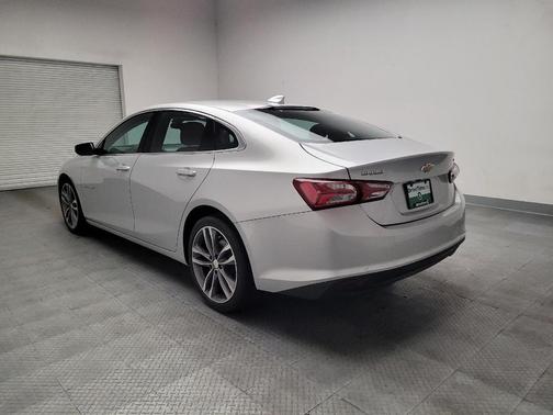 Silver Ice Metallic 2022 Chevrolet Malibu FWD LT