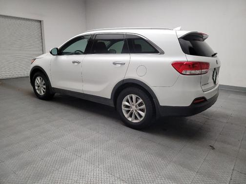 Snow White Pearl 2017 Kia Sorento LX