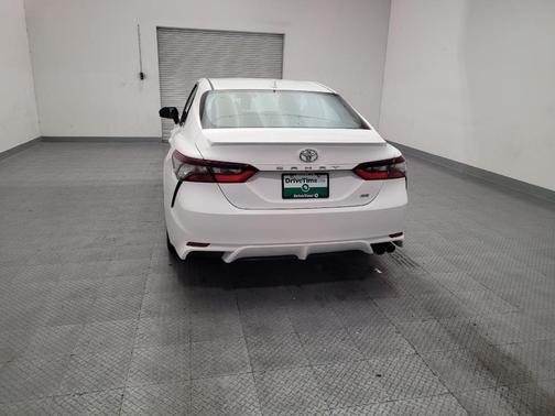 Ice Cap 2023 Toyota Camry SE
