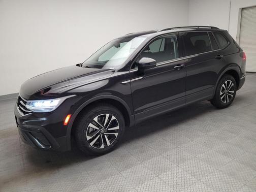 Deep Black Pearl 2022 Volkswagen Tiguan 2.0T S