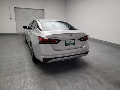 Brilliant Silver Metallic 2024 Nissan Altima 2.5 SV