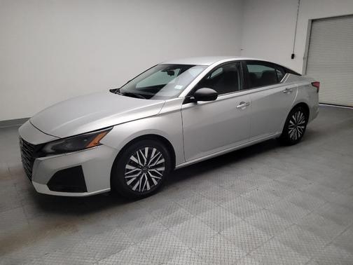 Brilliant Silver Metallic 2024 Nissan Altima 2.5 SV