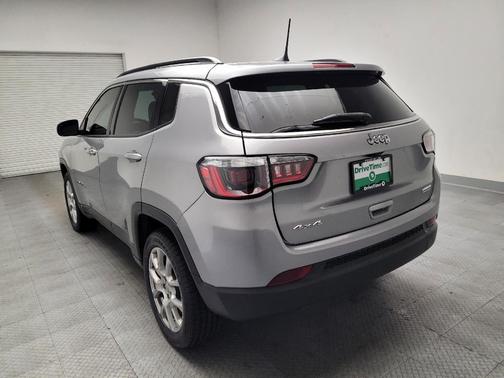 Billet Silver Metallic Clearcoat 2022 Jeep Compass Latitude Lux