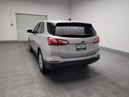 Silver Ice Metallic 2021 Chevrolet Equinox LS