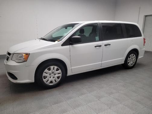 White Knuckle Clearcoat 2019 Dodge Grand Caravan SE