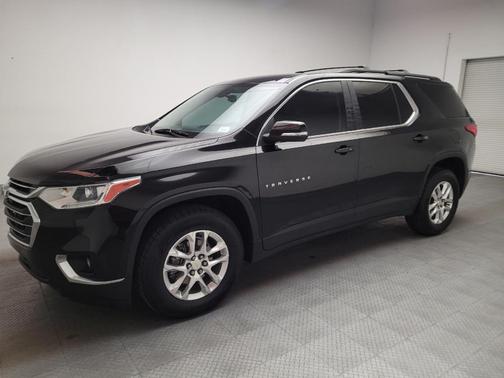 Mosaic Black Metallic 2021 Chevrolet Traverse LT Cloth