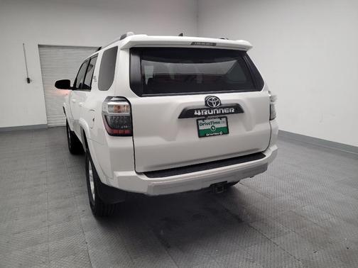 Super White 2018 Toyota 4Runner TRD Off Road