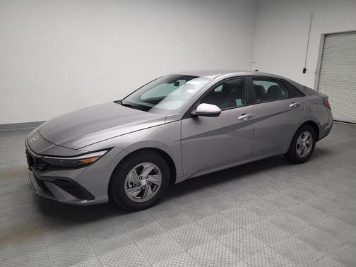 Fluid Metal 2024 Hyundai ELANTRA SE