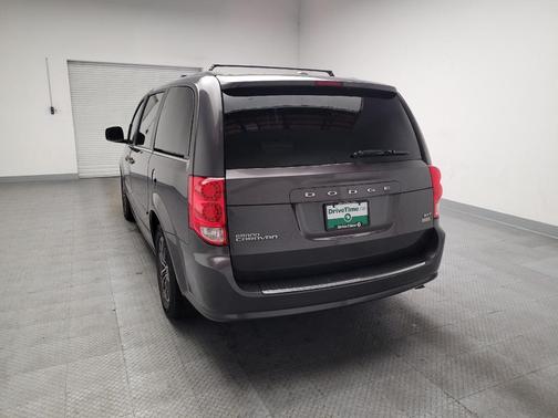 Granite Pearlcoat 2017 Dodge Grand Caravan SXT