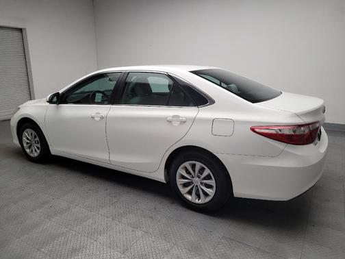 Super White 2015 Toyota Camry LE