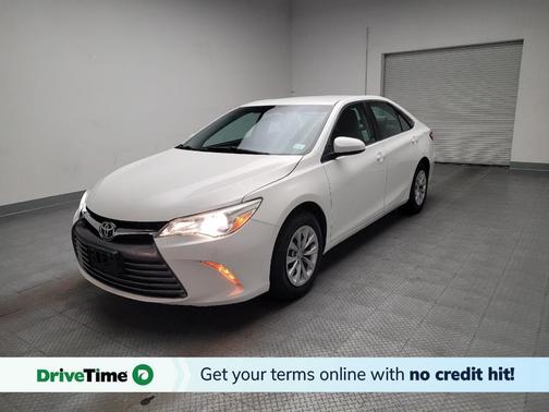 Super White 2015 Toyota Camry LE