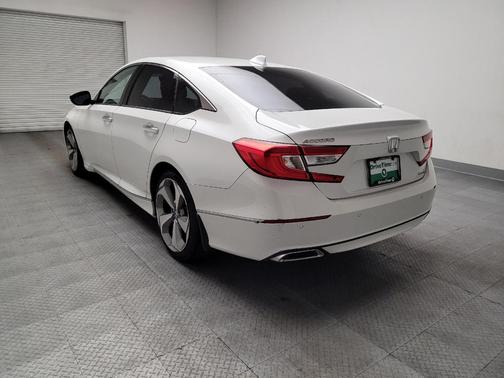Platinum White Pearl 2018 Honda Accord Touring