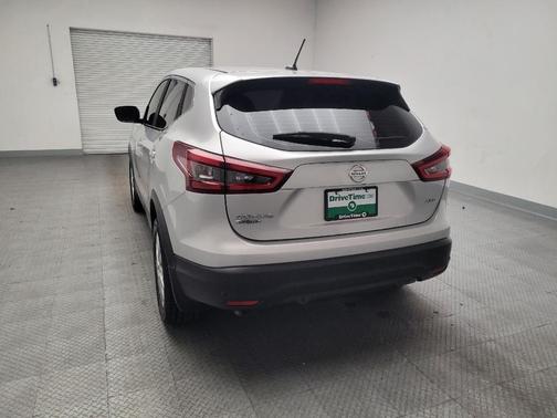 Brilliant Silver Metallic 2021 Nissan Rogue Sport S