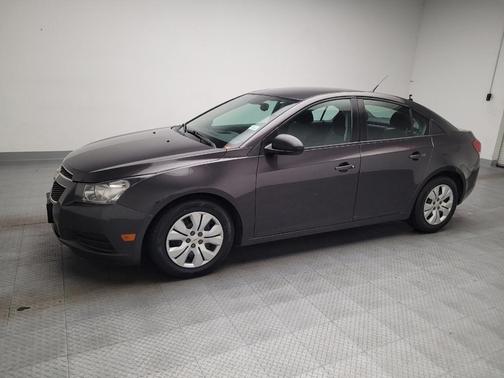 Tungsten Metallic 2014 Chevrolet Cruze LS