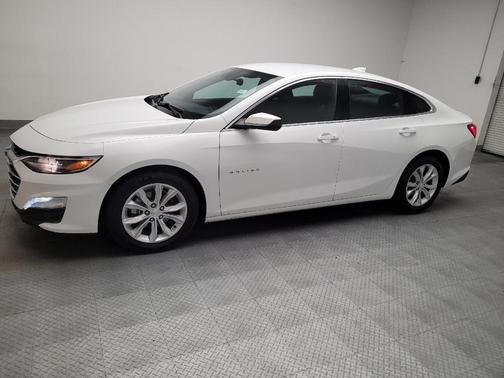 Summit White 2023 Chevrolet Malibu FWD 1LT