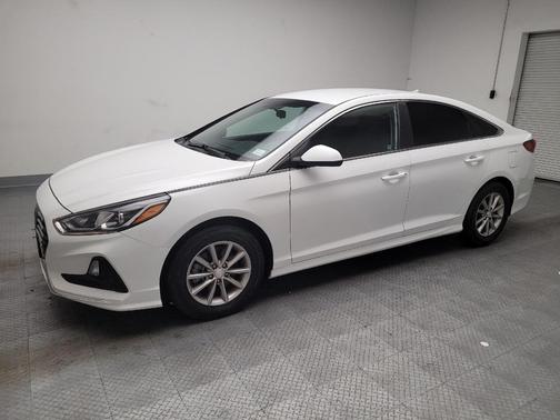 2018 Hyundai SONATA SE