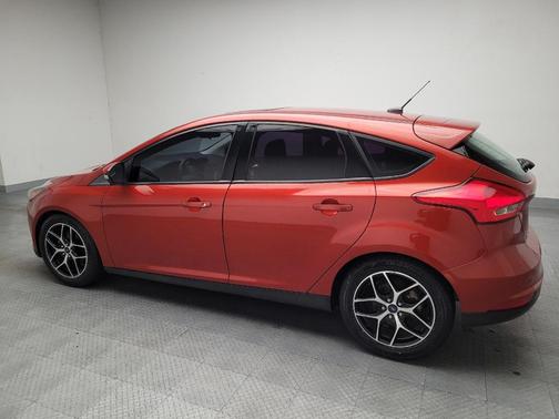 Hot Pepper Red Metallic Tinted Clearcoat 2018 Ford Focus SEL