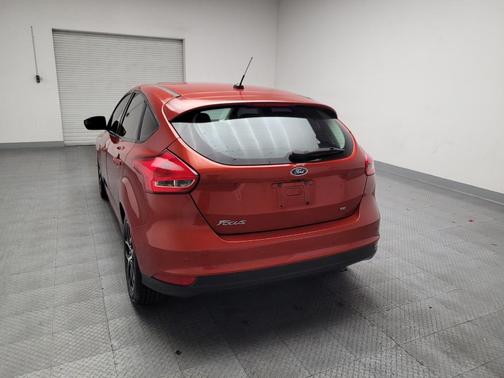 Hot Pepper Red Metallic Tinted Clearcoat 2018 Ford Focus SEL