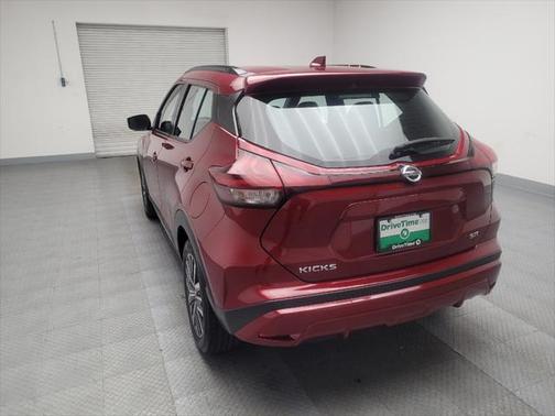 2021 Nissan Kicks SR