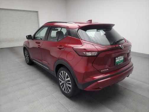 2021 Nissan Kicks SR