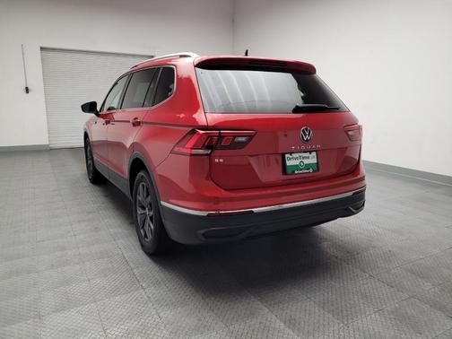 Kings Red Metallic 2022 Volkswagen Tiguan 2.0T SE