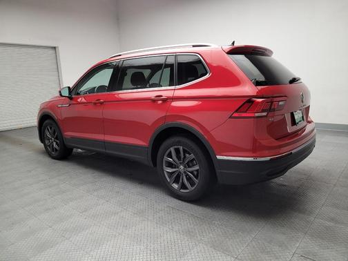 Kings Red Metallic 2022 Volkswagen Tiguan 2.0T SE