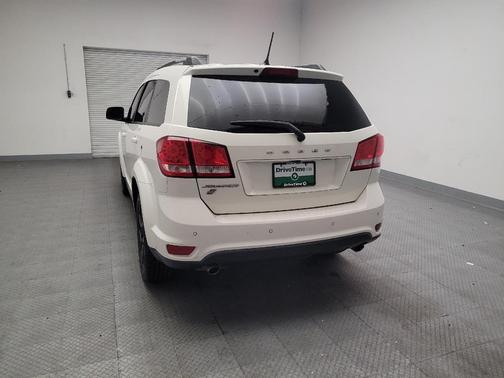 Vice White 2018 Dodge Journey SXT