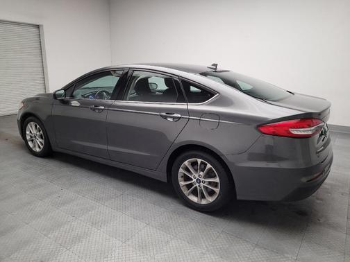 Gray 2019 Ford Fusion SE