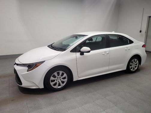 Ice Cap 2025 Toyota Corolla LE