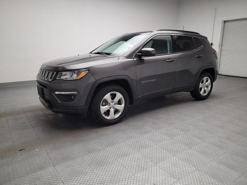 Granite Crystal Metallic Clearcoat 2018 Jeep Compass Latitude