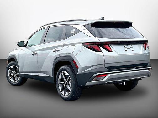 Shimmering Silver 2026 Hyundai TUCSON SEL