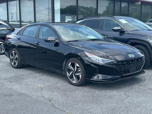 Phantom Black 2023 Hyundai ELANTRA SEL