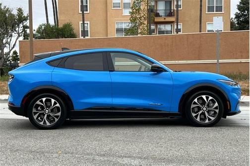 2022 Ford Mustang Mach-E Premium