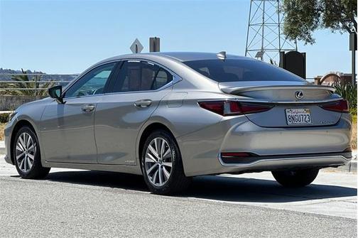 2020 Lexus ES 300h Base