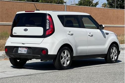 2017 Kia Soul Base