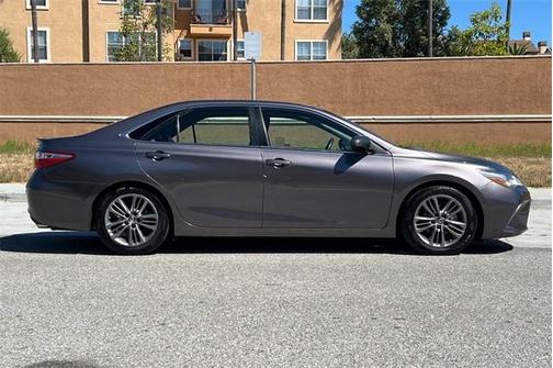 2017 Toyota Camry SE