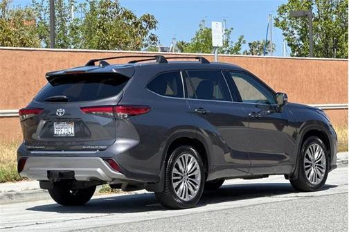 2021 Toyota Highlander Platinum