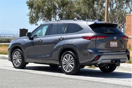 2021 Toyota Highlander Platinum