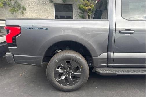 2025 Ford F-150 Lightning Flash