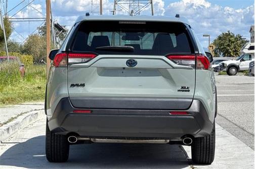 2022 Toyota RAV4 Hybrid XLE Premium