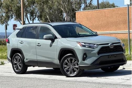 2022 Toyota RAV4 Hybrid XLE Premium