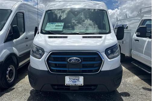 2025 Ford E-Transit Base