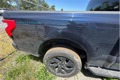 2025 Ford F-150 Lightning Flash