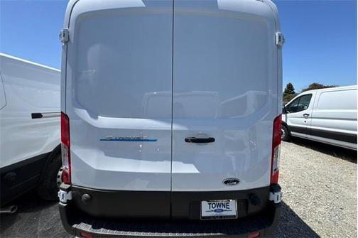 2025 Ford E-Transit Base