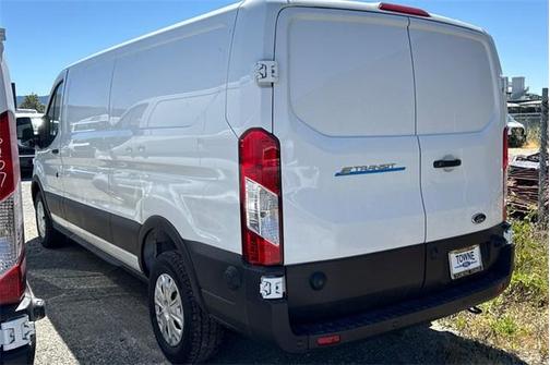 2025 Ford E-Transit Base