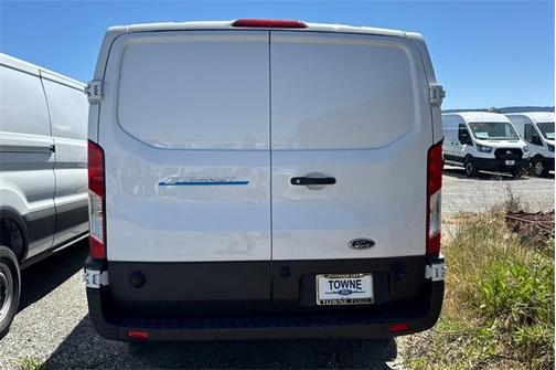 2025 Ford E-Transit Base