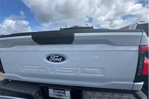 2025 Ford F-150 Lightning Pro