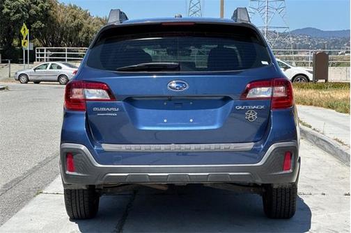 2019 Subaru Outback 2.5i
