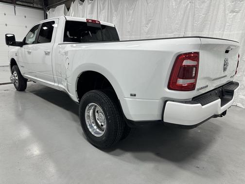 2024 RAM 3500 Laramie Crew Cab 4x4 8' Box